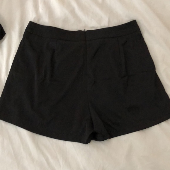 Satin shorts - Picture 3 of 4